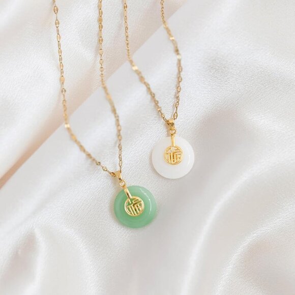 Green Jade Necklace captivates beauty - Green Jade Good Fortune Pendant radiates - Picture 4 of 7